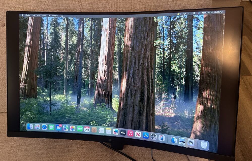 LG 32" FHD Curved 100Hz Monitor with FreeSync - 32MR50CS